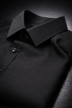 Camisa Negra Elegante.