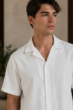 Camisa blanca - close-up cuello frontal